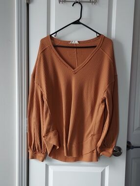 New In Waffle Knit V-Neck Pullover - Rust